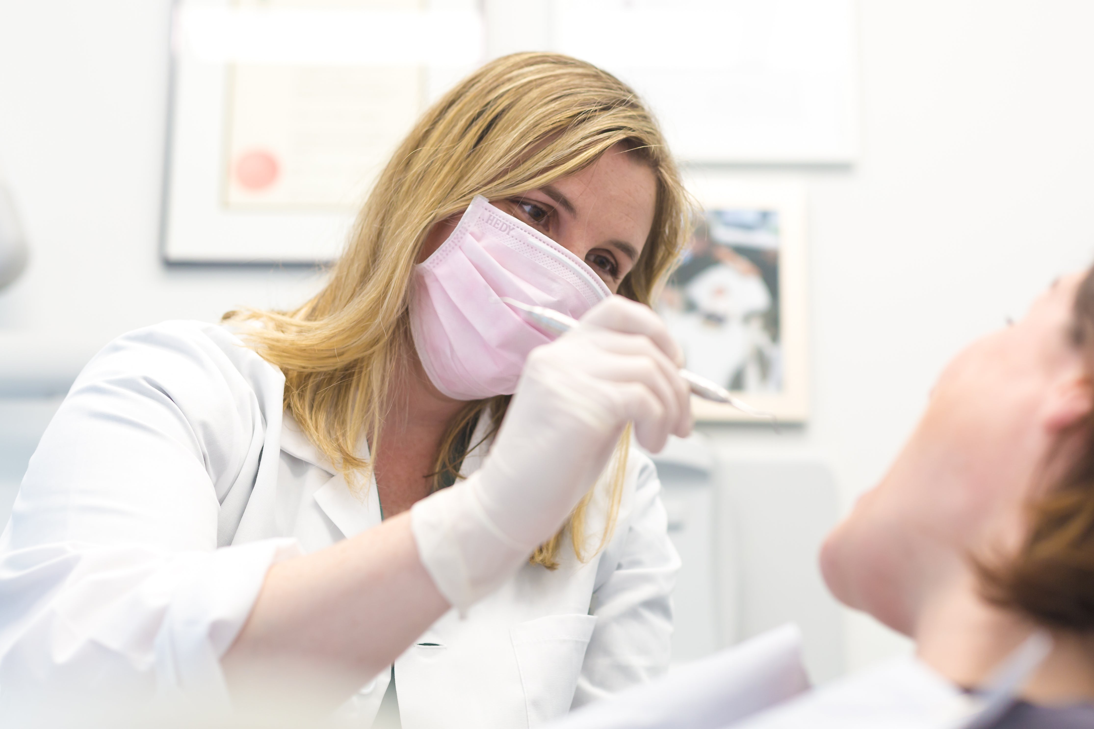 dentist-doing-checkup